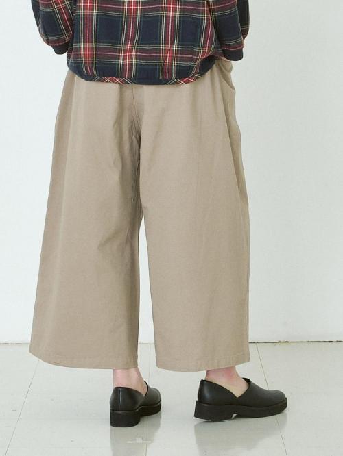 センター切り替えワイドパンツ　綿20ツイル