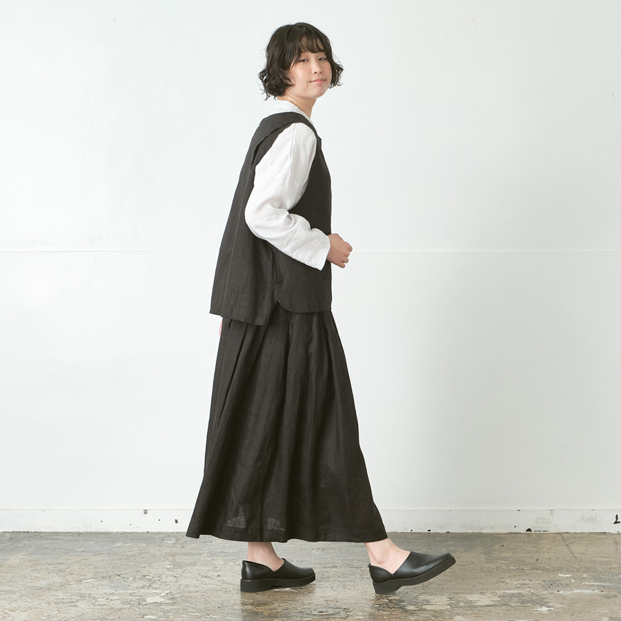 d8857ウシロスリットベスト　リネンオックスの商品画像