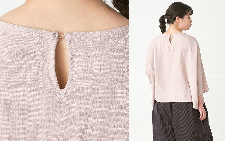 D9726フロントフリルプルオーバーブラウス Ｔ/Ｒスラブの164cmモデル着用画像