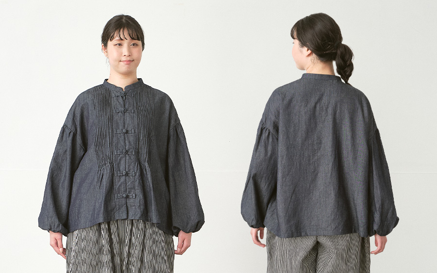 D9736チャイナボタンブラウス綿麻デニムの164cmモデル着用画像