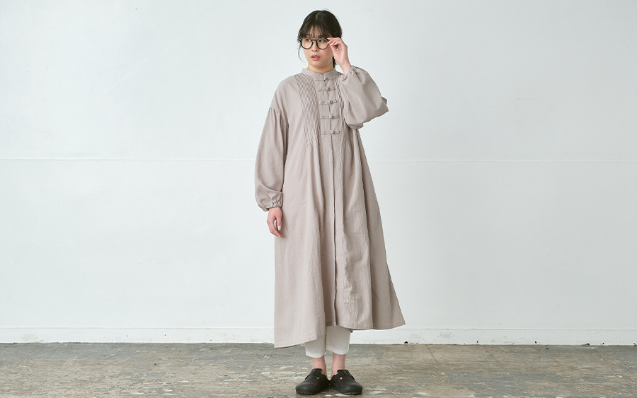 D9749チャイナボタン比翼ワンピース　綿オックスワッシャーの商品画像