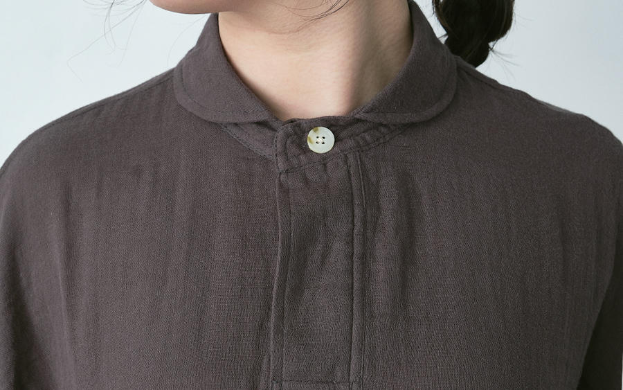 D9752丸襟プルオーバーシャツ　綿ダブルガーゼの商品画像