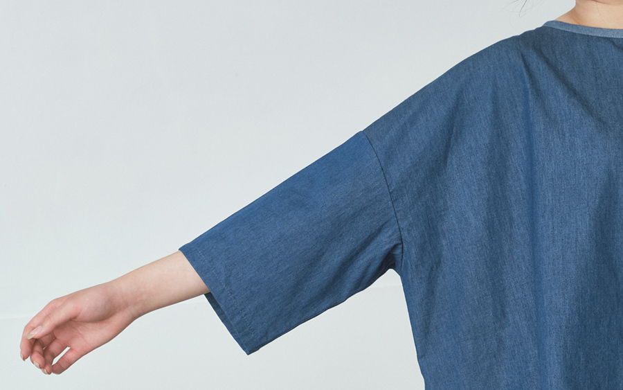 D9755配色プルオーバーブラウス　4.5オンスデニムの商品画像