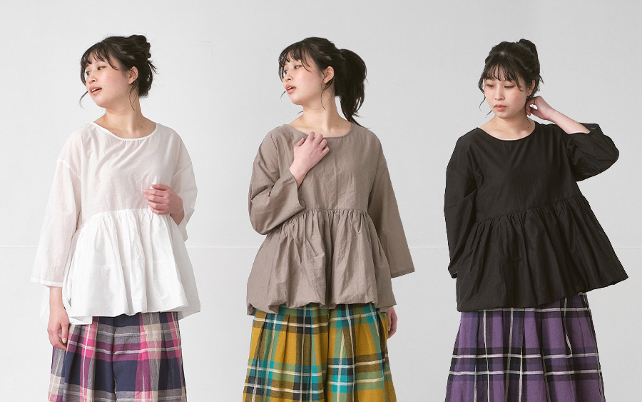 D9775裾バルーンペプラムブラウス　コットン混キャッチワッシャーの商品画像