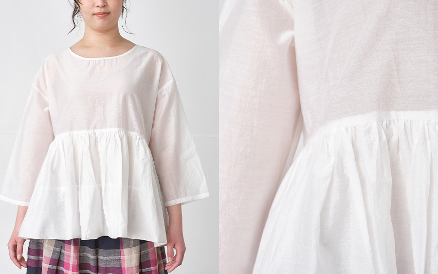 D9775裾バルーンペプラムブラウス　コットン混キャッチワッシャーの商品画像