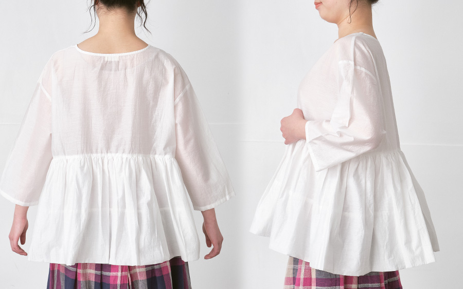 D9775裾バルーンペプラムブラウス　コットン混キャッチワッシャーの商品画像