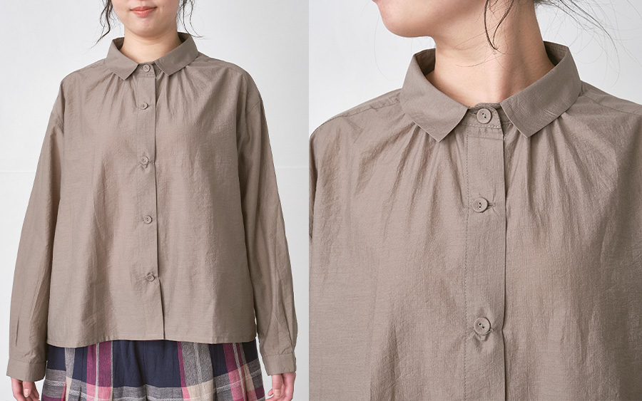 D9776ギャザーフレアブラウス　コットン混キャッチワッシャーの商品画像