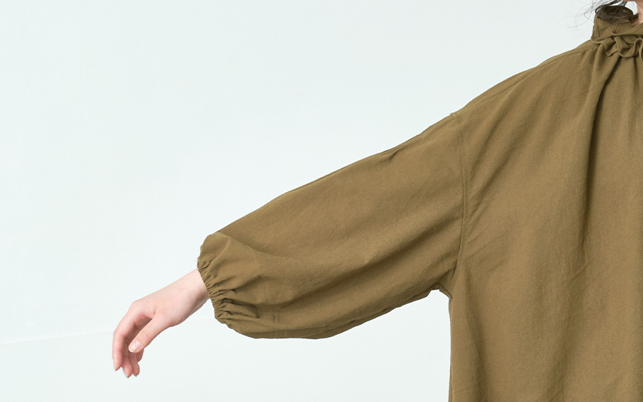 D9783フリル襟ブラウス　綿ワッシャーの商品画像