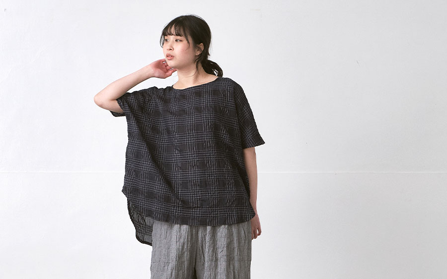 D9805前後差プルオーバーブラウス　コットンコードチェック　の商品画像