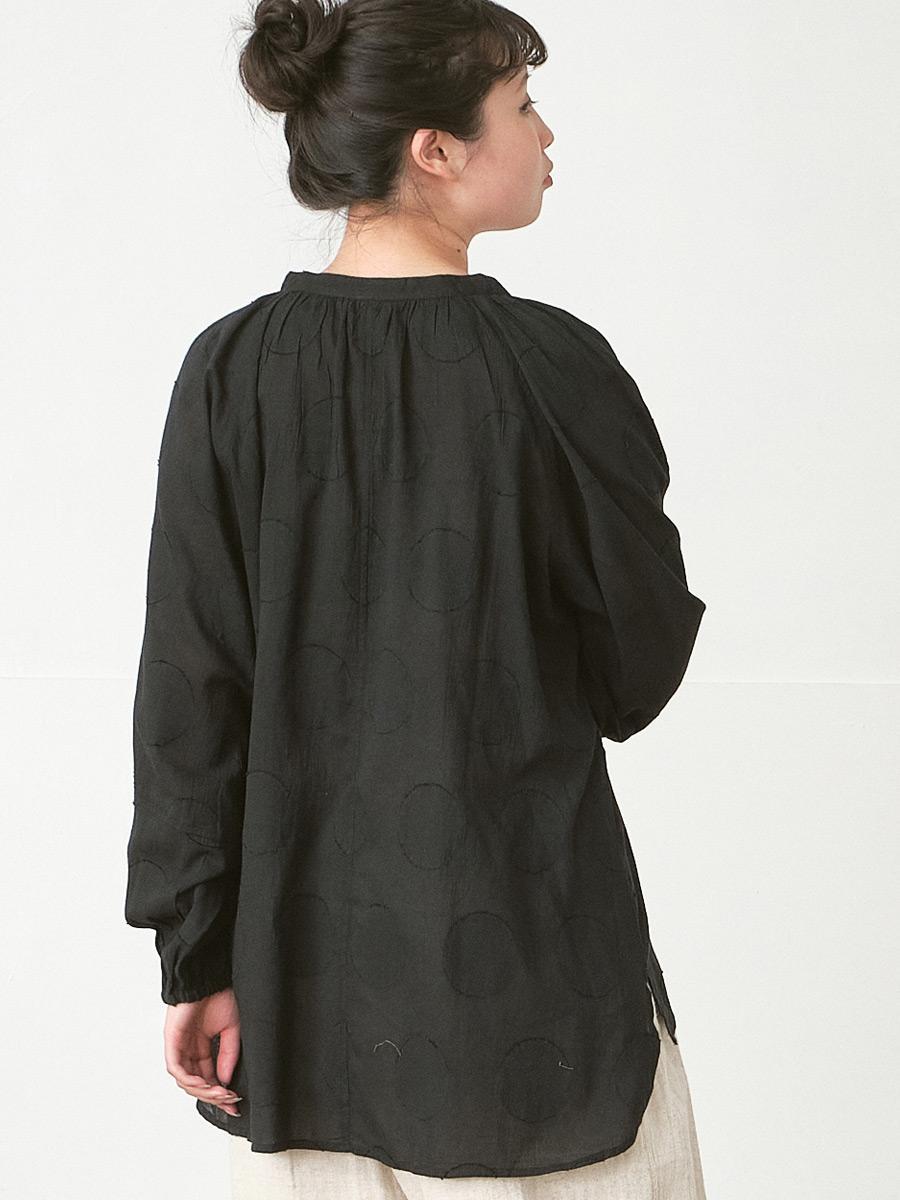 キーネックスモックブラウス