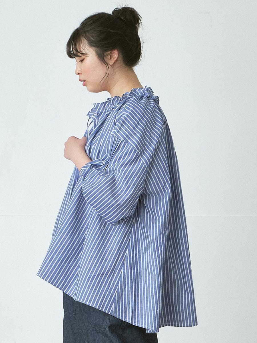 フリル襟ブラウス