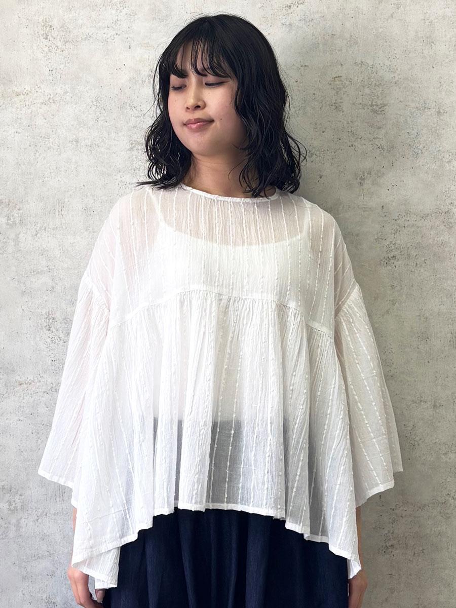 切り替えフレアブラウス