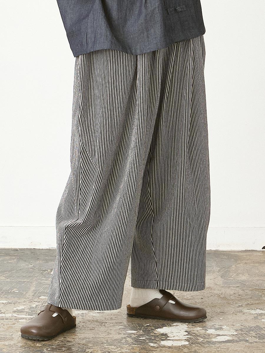 ワイドタックパンツ