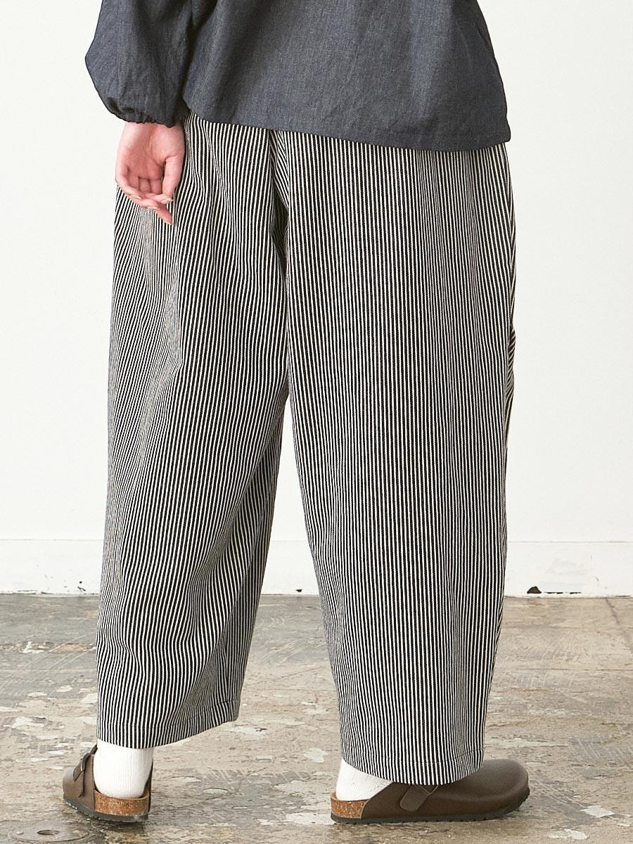 ワイドタックパンツ