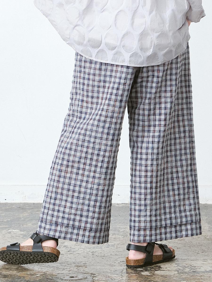 裾タックパンツ