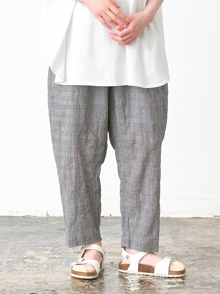 テーパードパンツ　コットン混シャーリング