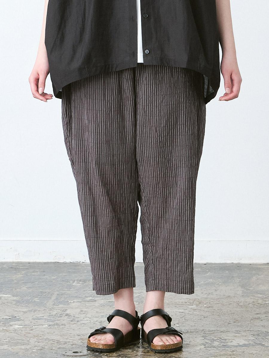 テーパードパンツ　コットン混シャーリング