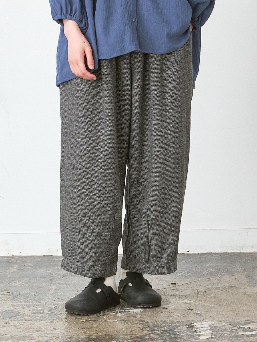 テーパードパンツ　ヘリンボーン起毛