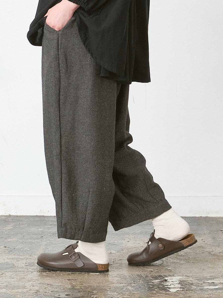 テーパードパンツ　ヘリンボーン起毛