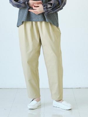 テーパードパンツ　ストレッチツイル