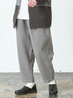 テーパードパンツ　ソフトメルトン