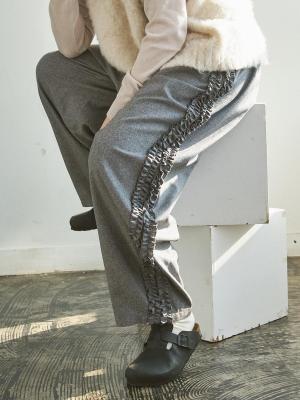 サイドフリルカーブパンツ　ウール混　